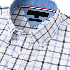 Camisa Casual de Hombre a Cuadros Azul y Blanco de Manga Larga con Cuello Abotonado, Corte Ajustado y Bolsillo en el Pecho - Product Image 3