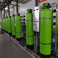 Système de purification d'eau RO industriel FRP 2000L/H, contrôlé par PLC, avec pompe haute pression, moteur, osmose inverse à 99% de dessalement, garantie 1 an