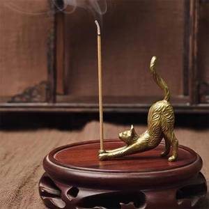 Brass Cat Candle Stand Home Decoration Durable Metal Art Sculpture Custom European art candle holder Nordic home decor light - Product Image 4
