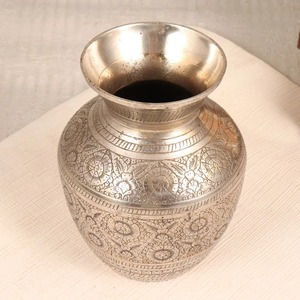 Factory Direct Engraved Metal Planter <b>Pots</b> with Competitive Pricing Housewarming Gifts At Very Impressive Cost - Product Image 2