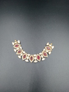 Collier ras-de-cou vintage en or plaqué or avec doublet vert, design floral de luxe pour femme, bijoux Amaira, bijoux de fiançailles et de mariage - Product Image 2