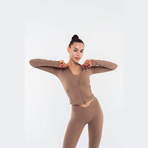 Conjunto de Ropa de Salón Ecológica para Mujer, Ideal para Chicas Altas, con Logotipo Personalizado, Pantalones Suaves con Corte Acampanado, Conjunto de Yoga de 3 Piezas para Mujer - Product Image 5