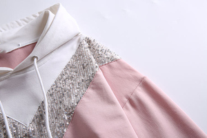 ชุดเซ็ตเสื้อครอปและกางเกงขาสั้นถักนิตติ้งลำลองสำหรับฤดูร้อนสำหรับผู้หญิง พร้อมลายปักและงานปะติด - Product Image 3