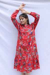 Robe courte imprimée à la main en Inde pour femmes, robe d'été décontractée en coton, style bohème, robe maxi courte - Product Image 2