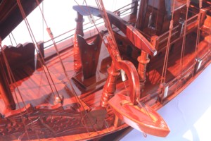 ARTISANAT DE LUXE - BATEAU DU DRAGON DE HA LONG Bateau traditionnel vietnamien fait main en bois naturel pour collection et décoration intérieure - Product Image 4