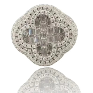 สร้อยคอประดับจี้รูปทรงบาแกตต์ โคลเวอร์ เพชรขาวทรงกลม ชุบเงิน ประดับลูกปัด ได้รับการรับรองจาก IGI สำหรับงานปาร์ตี้ของผู้หญิง - Product Image 4