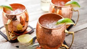 Mug à Moscow Mule en cuivre classique, tasse à bière au design minimaliste, emballage cadeau, cadeau d'affaires, écologique, ODM - Product Image 5