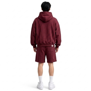 Ensemble survêtement décontracté en coton pour homme avec sweat à capuche imprimé personnalisé et short, coupe ample, taille à cordon de serrage, poches latérales, collection printemps streetwear - Product Image 3