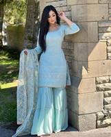 Ensemble Sharara et Dupatta en Faux Georgette avec broderies riches et travail de sequins de 5 mm, sans motif Moti, avec haut à manches.