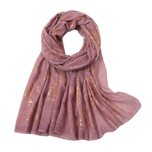 Écharpe élégante en lurex avec reflets métalliques, accessoire léger et tendance pour collections de boutiques en gros - Product Image 1