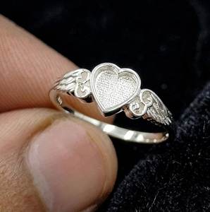 Bague en argent sterling 925 de 6 mm avec cœur vierge et design ailes, pour résine et cendres, bijou souvenir, lait maternel, personnalisable DIY - Product Image 1