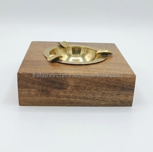 Cenicero Cuadrado de Madera y Metal Clásico Personalizado al por Mayor, Accesorio Premium para Fumar en la Oficina y el Hogar - Product Image 4