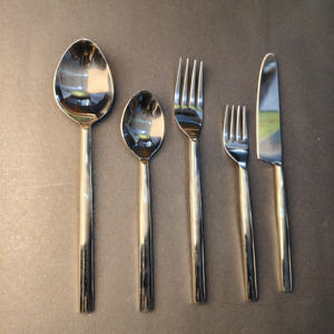 Juego de Cubiertos de Diseño con Mango de Aguja Cónica, 5 Piezas, Perfil Ultrafino y Elegante, Acero Inoxidable con Acabado Plateado Cepillado - Product Image 6