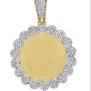 Pendentif Moissanite de haute qualité, plaqué or, serti de pierres, pour hommes et femmes, accessoire de mode étincelant en CZ, en vente - Product Image 1