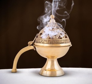 Brass Incense <b>Burner</b> With Handle Hollow Lid Traditional Incense Holder for Pooja Room Home Temple - Product Image 4