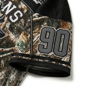 T-shirt en maille surdimensionné personnalisé, coupe carrée, style football américain, impression par transfert thermique, maillot de football rétro camouflage - Product Image 5