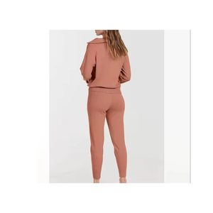 Ensemble de survêtement tendance en velours uni pour femme, deux pièces, veste zippée et pantalon de jogging, tissu doux et brillant, logo personnalisé - Product Image 3