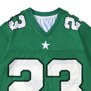 Camiseta de fútbol retro personalizada al por mayor de poliéster para aficionados, estilo urbano, oversize, de malla, con cuello en V, sin mangas, de secado rápido y ligera. - Product Image 6