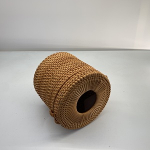 Caja de pañuelos redonda de ratán natural tejida a mano de alta calidad con tapa conveniente, artículo caliente al mejor precio de cajas y contenedores de almacenamiento de Vietnam - Product Image 5