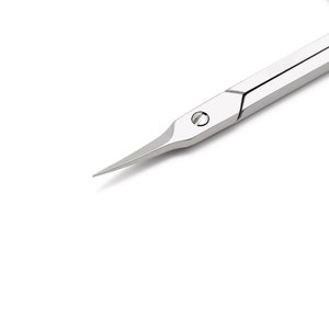Ciseaux à cuticules professionnels, outil de soin des ongles de précision avec poignée confortable, ciseaux à cuticules en acier inoxydable - Product Image 2
