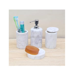 Fabuloso diseño de estilo de lujo Juegos de productos de baño Juego de baño a base de resina natural 100% Calidad hecha a mano a precios asequibles - Product Image 1