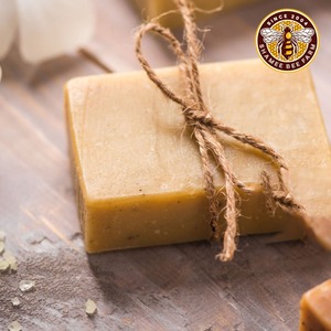 Compre cera de abejas 100% de calidad superior pura en línea disponible a granel con etiquetado personalizado al mejor precio de fabricación - Product Image 2