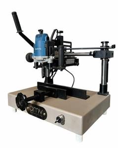 Máquina fresadora de perfiles de aluminio semiautomática de alta resistencia con cabezal único para la fabricación de puertas y ventanas, fresado y perforación. - Product Image 2