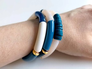 Brazaletes de Resina para Logística Confiable, Envío Seguro, Color Sólido, Venta al por Mayor Directa de Fábrica, Personalizables - Product Image 1