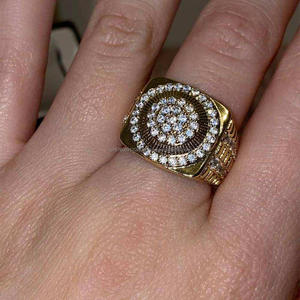 Anillo Cuadrado de Plata 925 con Diamante Cultivado en Laboratorio de Primera Calidad, Diseño con Piedra Redonda, Joyería de Alta Gama para Importadores Mayoristas - Product Image 1