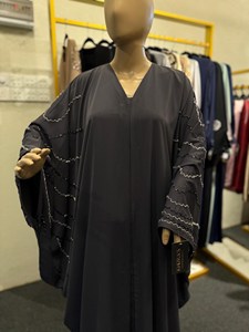 Abaya de Rayón Negra Elegante, Ligera y Transpirable, con Estampado Floral Primaveral, Hecha a Medida, de Marca Privada, Conjunto de Lujo Abierto para Mujeres Musulmanas - Product Image 1