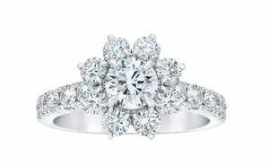 แหวนหมั้นเพชรโมอิสซาไนต์ทรงกลม 2.70 กะรัต ประดับด้วยเพชรแบบ Halo ตัวเรือนเงินแท้ 925 ชุบทอง 18k พร้อมวงแหวนแบบ Pav - Product Image 3