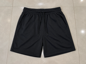 Shorts de basket-ball personnalisés en mesh noir uni à 3 plis |   Shorts de sport unisexe |   Shorts de sport prêts pour la sublimation de qualité supérieure |   OEM Man - Product Image 1