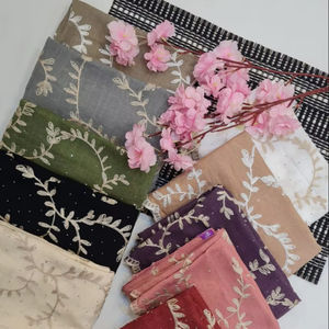 Châle en lin et coton à motifs floraux avec broderie en dentelle sur tissu lin-coton, 12 couleurs, accents de bordure, bords effilochés délicats, tendance - Product Image 1