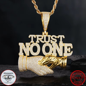 Collier Pendentif Personnalisé « Trust No One » avec Diamant Moissanite Véritable, Bijou Hip Hop, Cadeau - Product Image 2