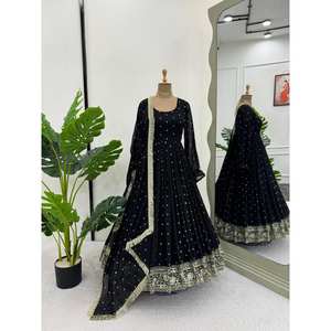 Vestido de Fiesta Hecho a Mano con Corte en A, Dupatta Bordada, Talla XL, con Pedrería y Cintura Impero - Product Image 1