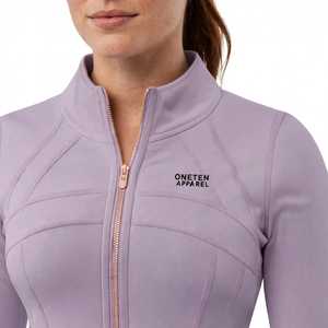 ONETEN APPAREL Chaqueta de yoga blanca para mujer con media cremallera, top corto de manga larga, ajuste ceñido, secado rápido, transpirable, atlético, con logo frontal - Product Image 5