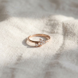 Anillo Apilable Floral con Diamantes Cultivados en Laboratorio, Chapado en Oro Rosa, para Mujer, Regalo de Compromiso, Aniversario o Boda - Product Image 3
