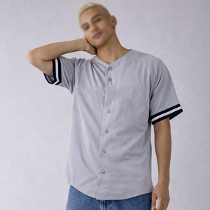 เสื้อเจอร์ซีย์อเมริกันฟุตบอลขายส่งสำหรับผู้ชาย แบบติดกระดุมด้านหน้า เสื้อยืดกีฬาตาข่ายแขนสั้น เสื้อทีมแบบกำหนดเอง ผู้ผลิต OEM สหรัฐอเมริกา - Product Image 2