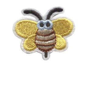 Patch brodé en tissu sergé de haute qualité avec bordure merrow adhésive et support thermocollant pour vêtements décontractés et marquage 2026 - Product Image 3