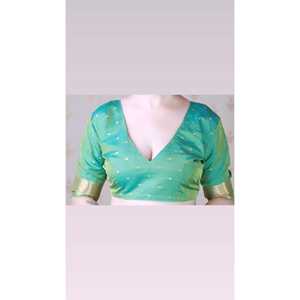 <b>Green</b> Soft <b>Silk</b> Saree with Kamdhenu Weaves Zari Woven Club Dresses Elegant and Comfortable <b>Green</b> <b>Silk</b> Saree - Product Image 1