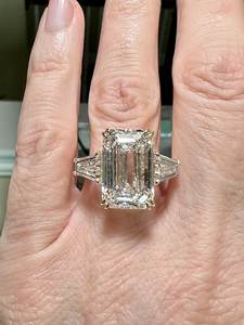 แหวนเพชรโมอิสซาไนต์ทรงเอเมอรัลด์สามเม็ด เงินแท้ 925 เครื่องประดับชั้นดี สำหรับวันครบรอบ ของขวัญสุดน่ารักสำหรับแฟนสาว - Product Image 5