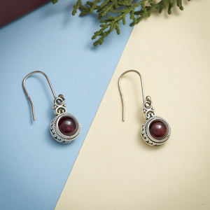 Pendientes colgantes de granate rojo natural, piedra de nacimiento de enero, con engaste de bisel en plata de ley 925, proveedor de joyería - Product Image 2