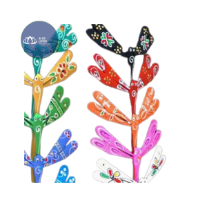 Juguete de equilibrio de bambú pintado a mano Glory Natural con diseño de libélula para niños, para jugar y divertirse. - Product Image 1