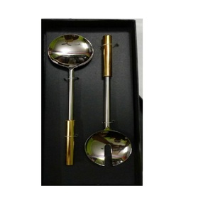 Nouvel arrivage : Ensemble de couverts en acier inoxydable au design attrayant, avec outil à fromage à manche doré - Product Image 6