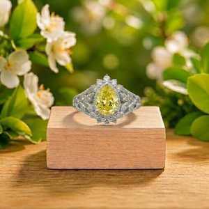 เพชรเม็ดเดี่ยวทรงมาร์คีส์และทรงกลมสีเหลืองวินเทจ คุณภาพเยี่ยม E VVS ฝังแบบหนามเตย ทองคำแท้ 10k 14k 18k เครื่องประดับชั้นดี - Product Image 3