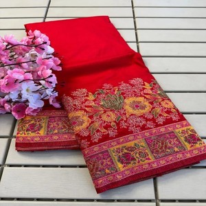 ผ้าส่าหรี VASTRA COTTAGE รุ่น Fendy ผ้าซาตินพิมพ์ลายดอกไม้หลากสีแบบดิจิทัล พร้อมงานปักมือและงานฉลุลาย Aari ที่ขอบผ้า ดีไซน์เนอร์แวร์ - Product Image 2
