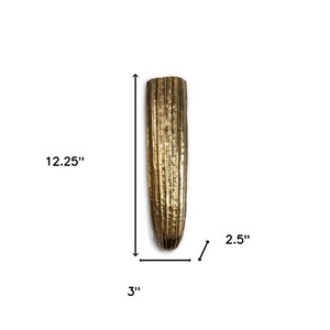 แจกันตั้งพื้นทำมือจากสตูดิโอบลูม วัสดุบรอนซ์ ลายริบบิ้นแบบชนบท สูง 12.25 นิ้ว กว้าง 3 นิ้ว สีทอง - Product Image 1