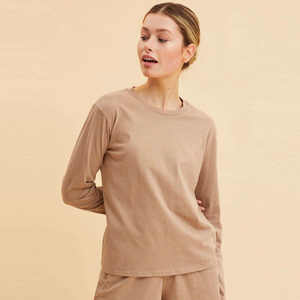 เสื้อยืดแขนยาวผู้หญิงขายส่ง สำหรับฤดูใบไม้ผลิและฤดูใบไม้ร่วง ทรงเข้ารูป คอกลม เสื้อพื้นฐาน เสื้อยืดเรียบๆ - Product Image 1