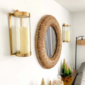 Aplique de Pared Metálico con Diseño Vintage para un Estilo Sofisticado en el Hogar - Product Image 1