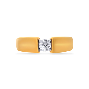 Anillo Solitario para Hombre Solo Gleam, Oro Amarillo de 18K, Diamante Solitario de Corte Brillante Redondo, Anillo de Banda Ancha para Mujer, Moderno con Fijación por Tensión - Product Image 3